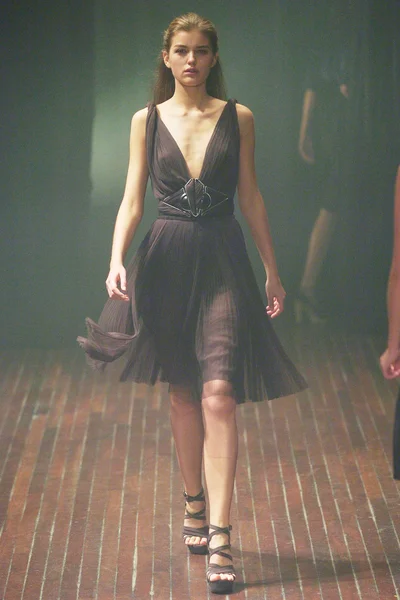 Look 30